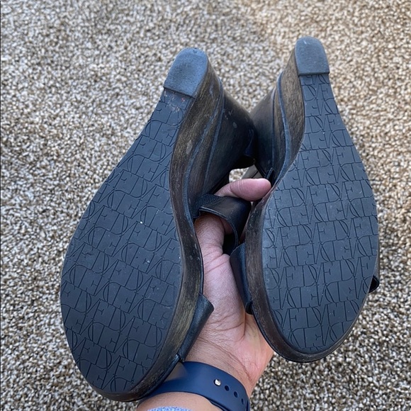 Diane von Furstenberg black wedges - Picture 4 of 4
